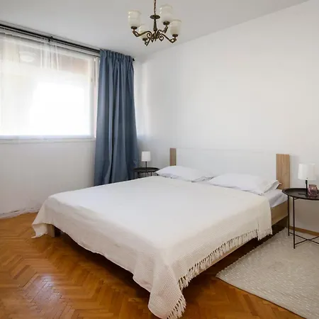 Apartament Door *