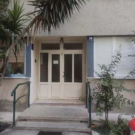 Door Apartment *